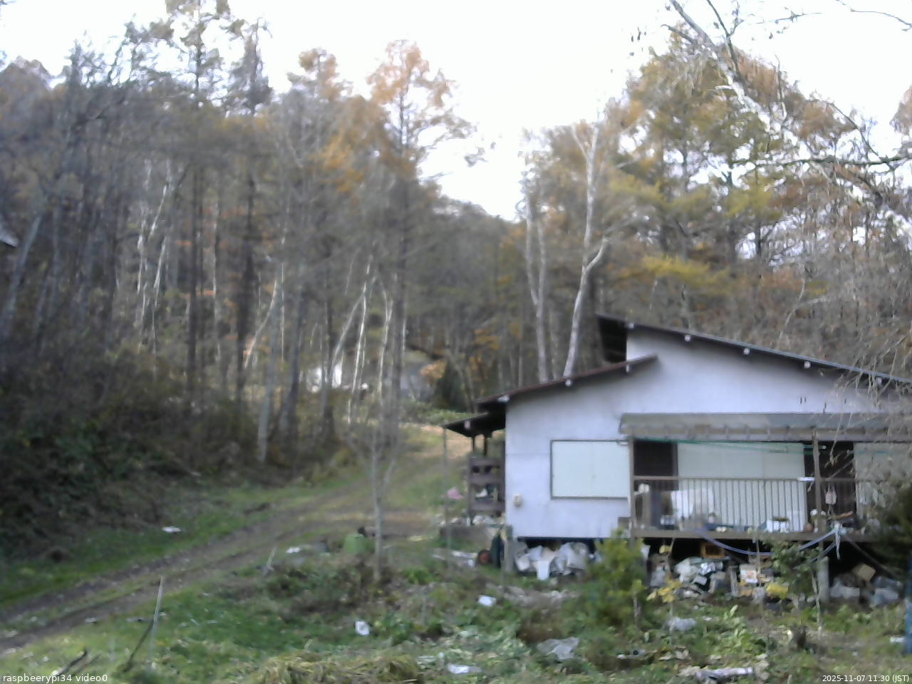 長野県菅平高原 ゆたか山荘 西側(坂上) 2025/11/07 11:30