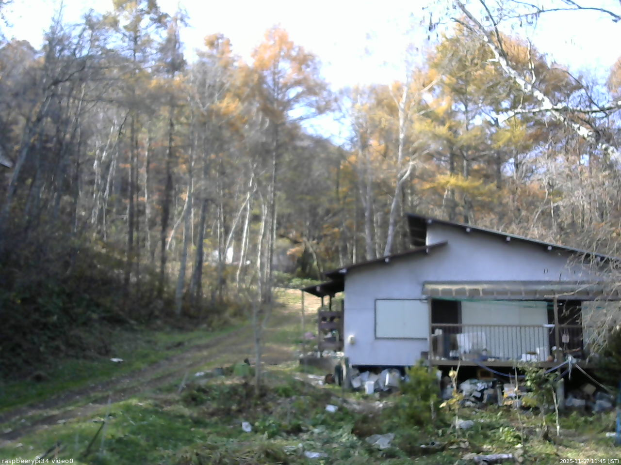 長野県菅平高原 ゆたか山荘 西側(坂上) 2025/11/07 11:45