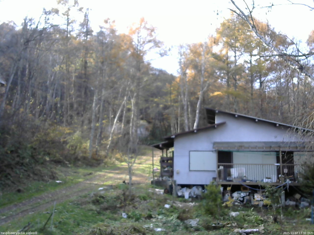 長野県菅平高原 ゆたか山荘 西側(坂上) 2025/11/07 13:30