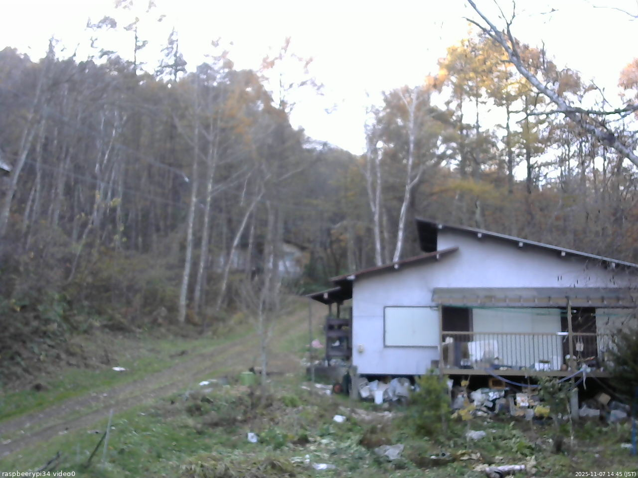 長野県菅平高原 ゆたか山荘 西側(坂上) 2025/11/07 14:45