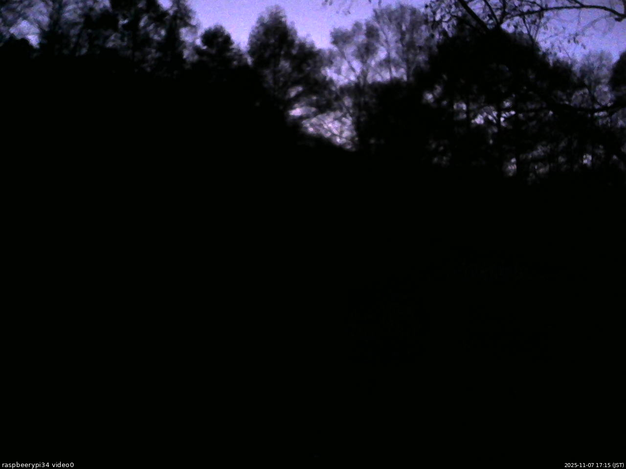 長野県菅平高原 ゆたか山荘 西側(坂上) 2025/11/07 17:15