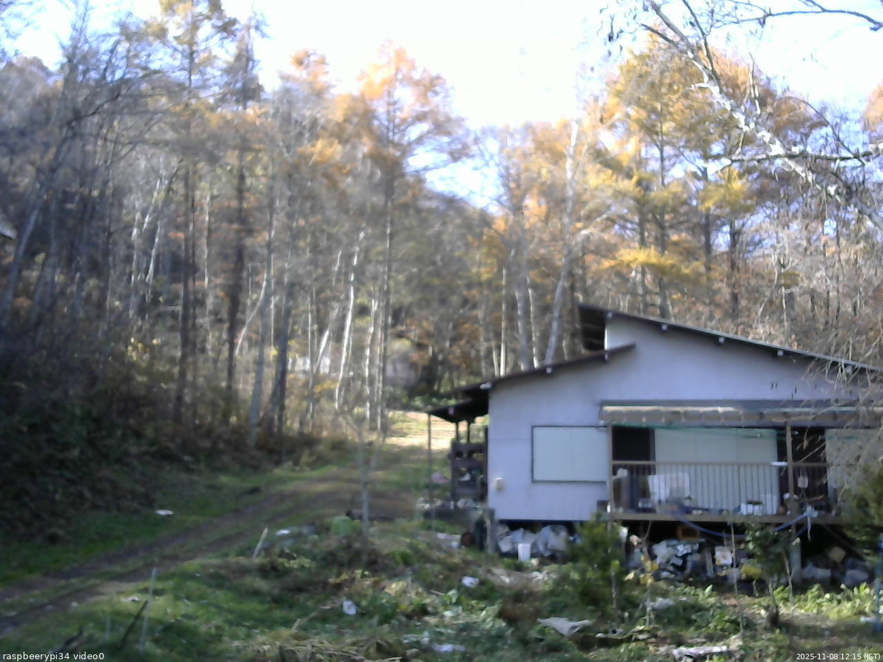 長野県菅平高原 ゆたか山荘 西側(坂上) 2025/11/08 12:15