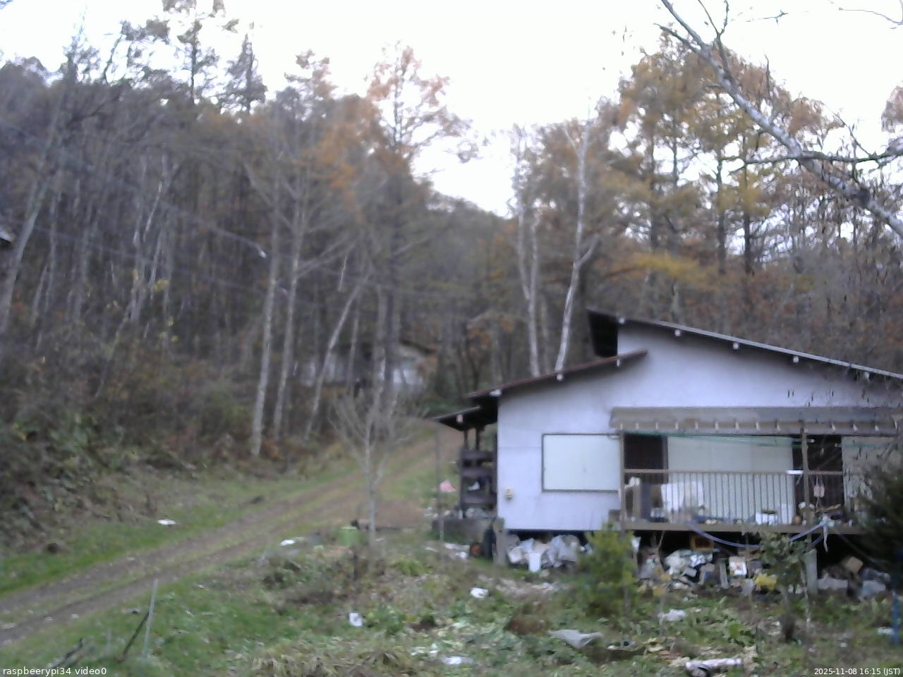 長野県菅平高原 ゆたか山荘 西側(坂上) 2025/11/08 16:15