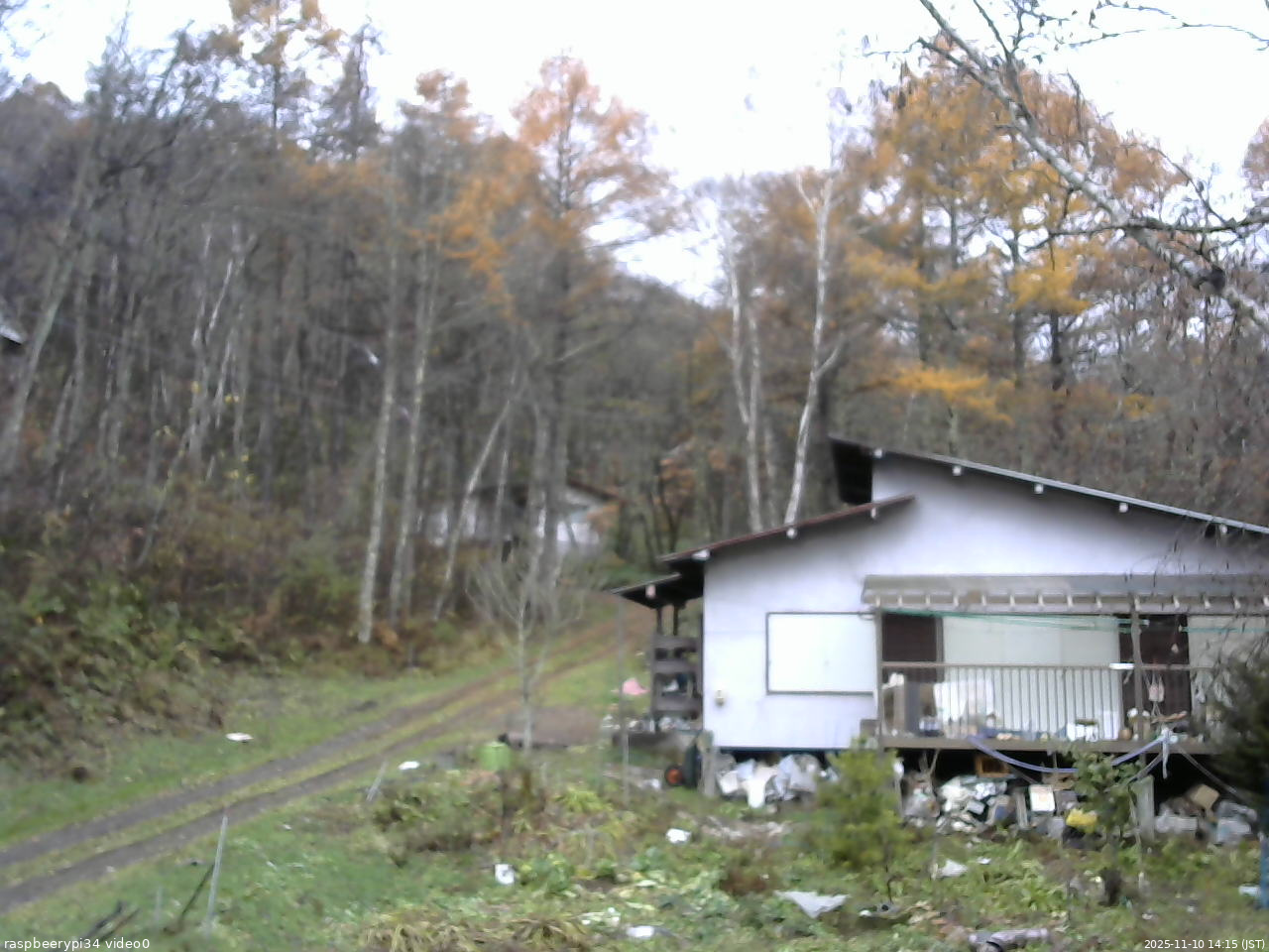 長野県菅平高原 ゆたか山荘 西側(坂上) 2025/11/10 14:15