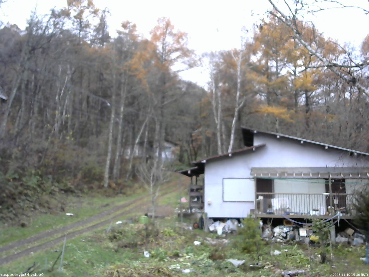 長野県菅平高原 ゆたか山荘 西側(坂上) 2025/11/10 15:30