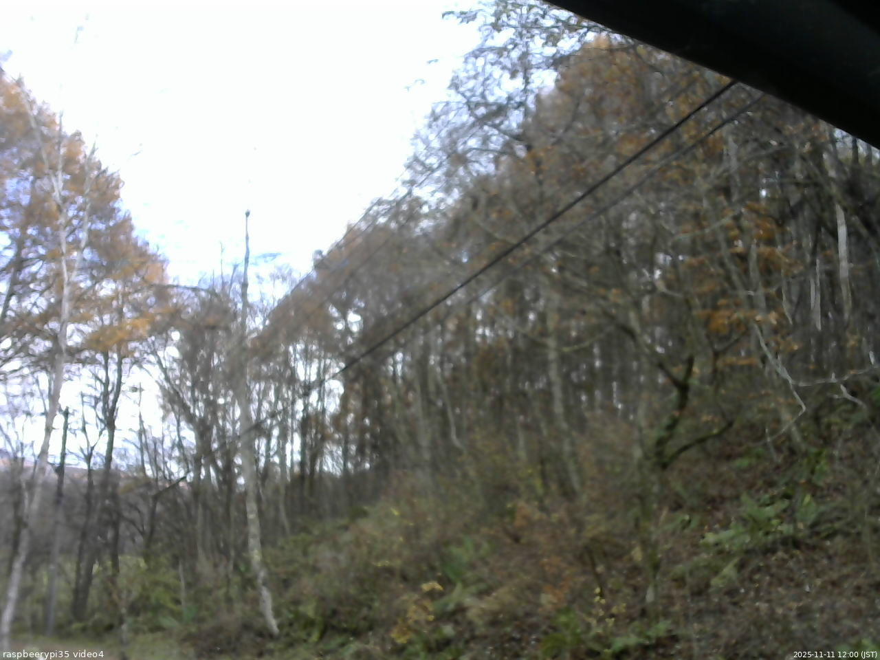 長野県菅平高原 ゆたか山荘 東側上空 2025/11/11 12:00