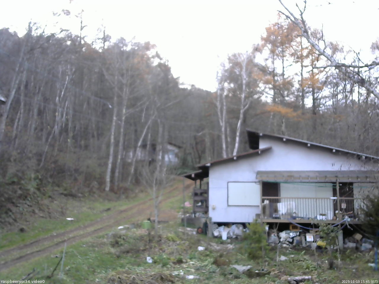 長野県菅平高原 ゆたか山荘 西側(坂上) 2025/11/13 15:45