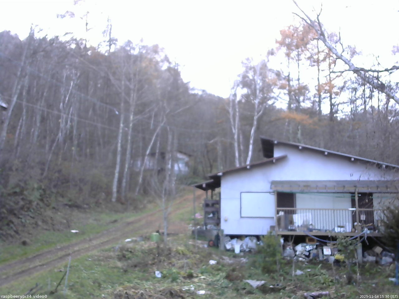 長野県菅平高原 ゆたか山荘 西側(坂上) 2025/11/14 15:30