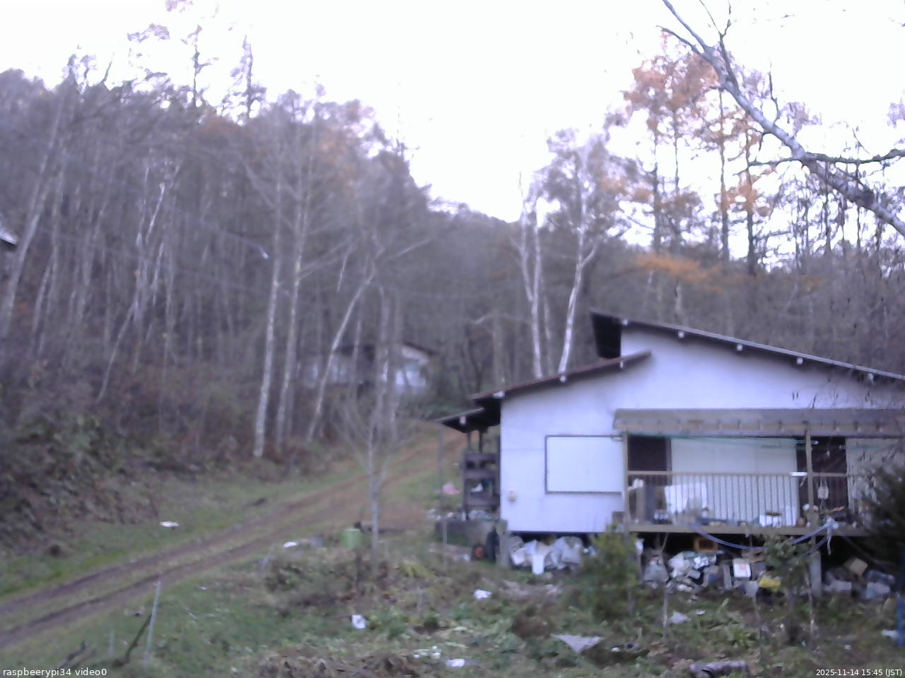 長野県菅平高原 ゆたか山荘 西側(坂上) 2025/11/14 15:45
