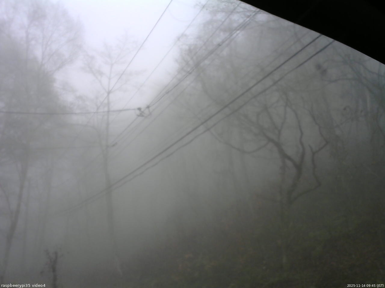 長野県菅平高原 ゆたか山荘 東側上空 2025/11/14 09:45