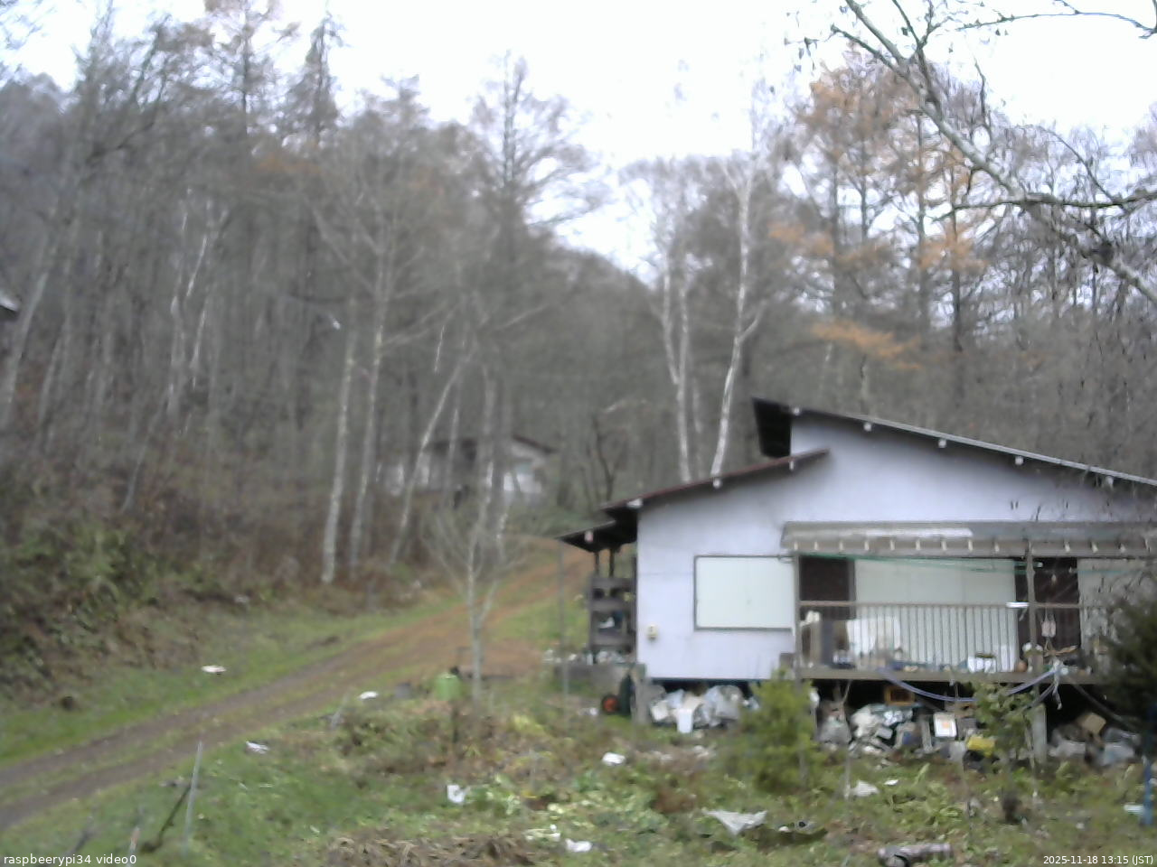 長野県菅平高原 ゆたか山荘 西側(坂上) 2025/11/18 13:15