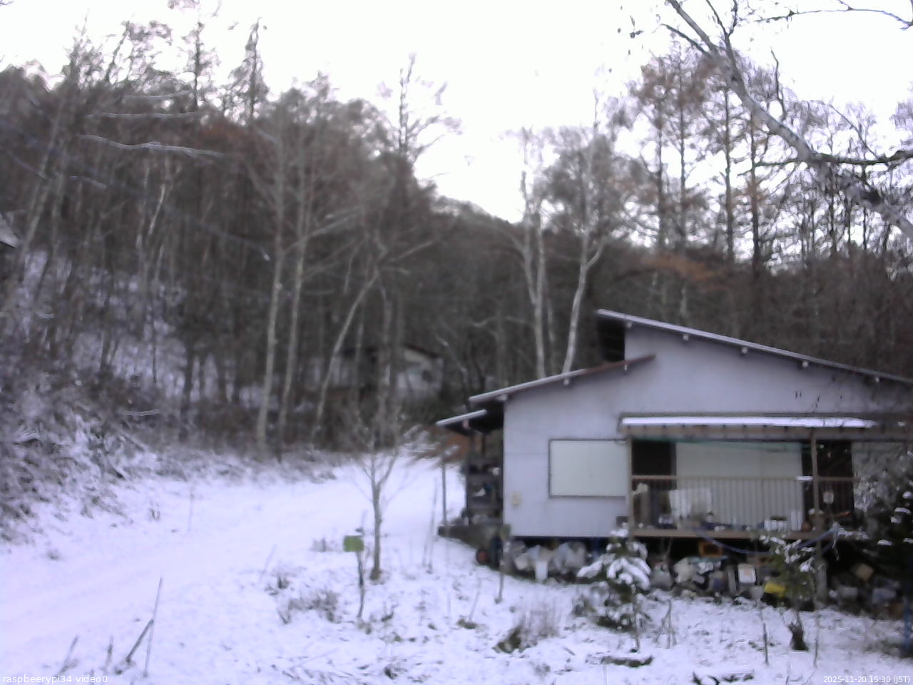 長野県菅平高原 ゆたか山荘 西側(坂上) 2025/11/20 15:30