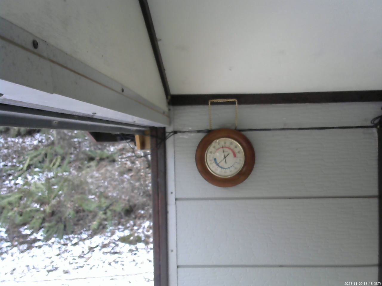 長野県菅平高原 ゆたか山荘 温度計 2025/11/20 13:45