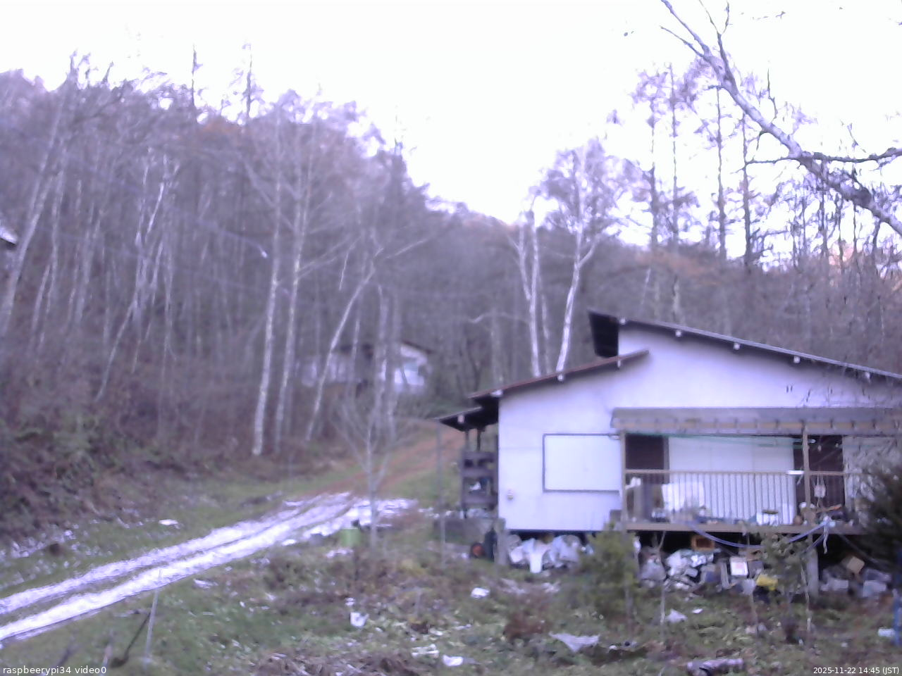長野県菅平高原 ゆたか山荘 西側(坂上) 2025/11/22 14:45