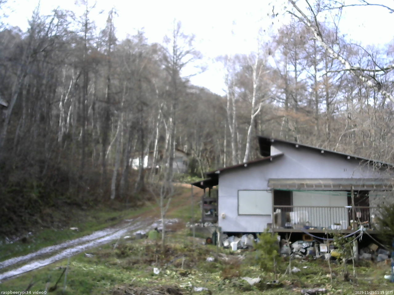 長野県菅平高原 ゆたか山荘 西側(坂上) 2025/11/23 11:15