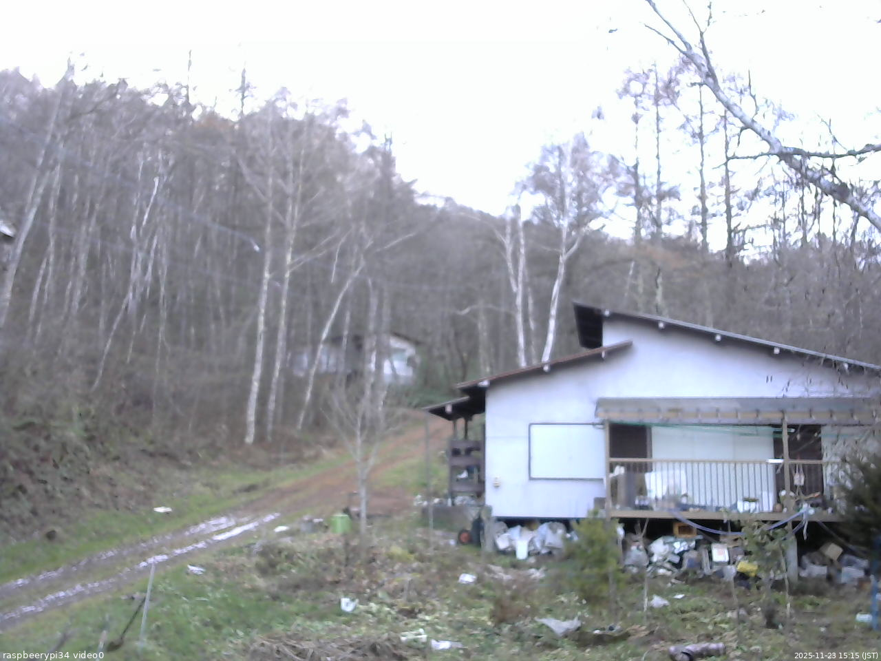 長野県菅平高原 ゆたか山荘 西側(坂上) 2025/11/23 15:15