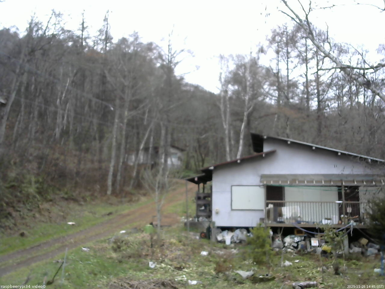 長野県菅平高原 ゆたか山荘 西側(坂上) 2025/11/25 14:45