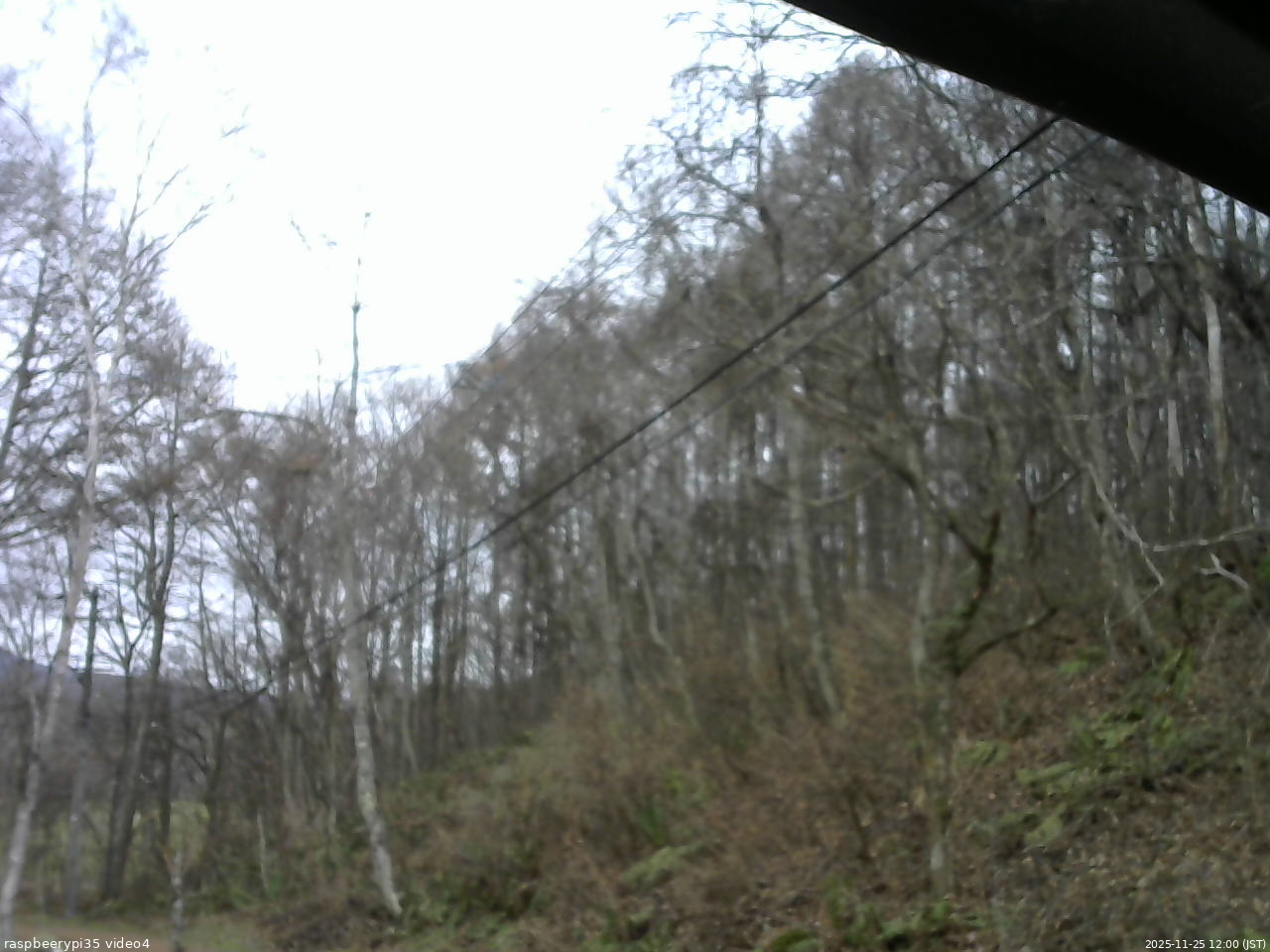 長野県菅平高原 ゆたか山荘 東側上空 2025/11/25 12:00