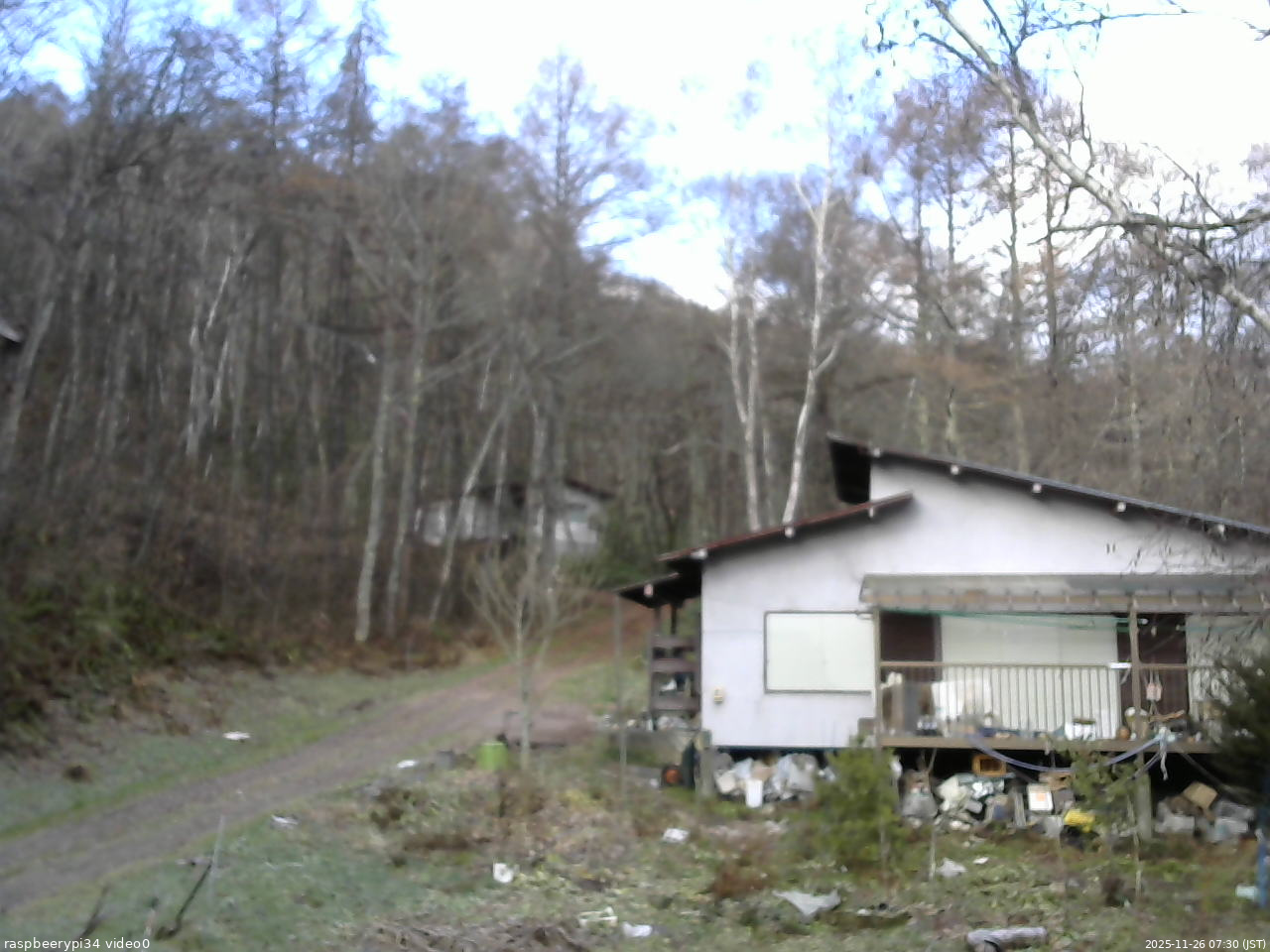 長野県菅平高原 ゆたか山荘 西側(坂上) 2025/11/26 07:30