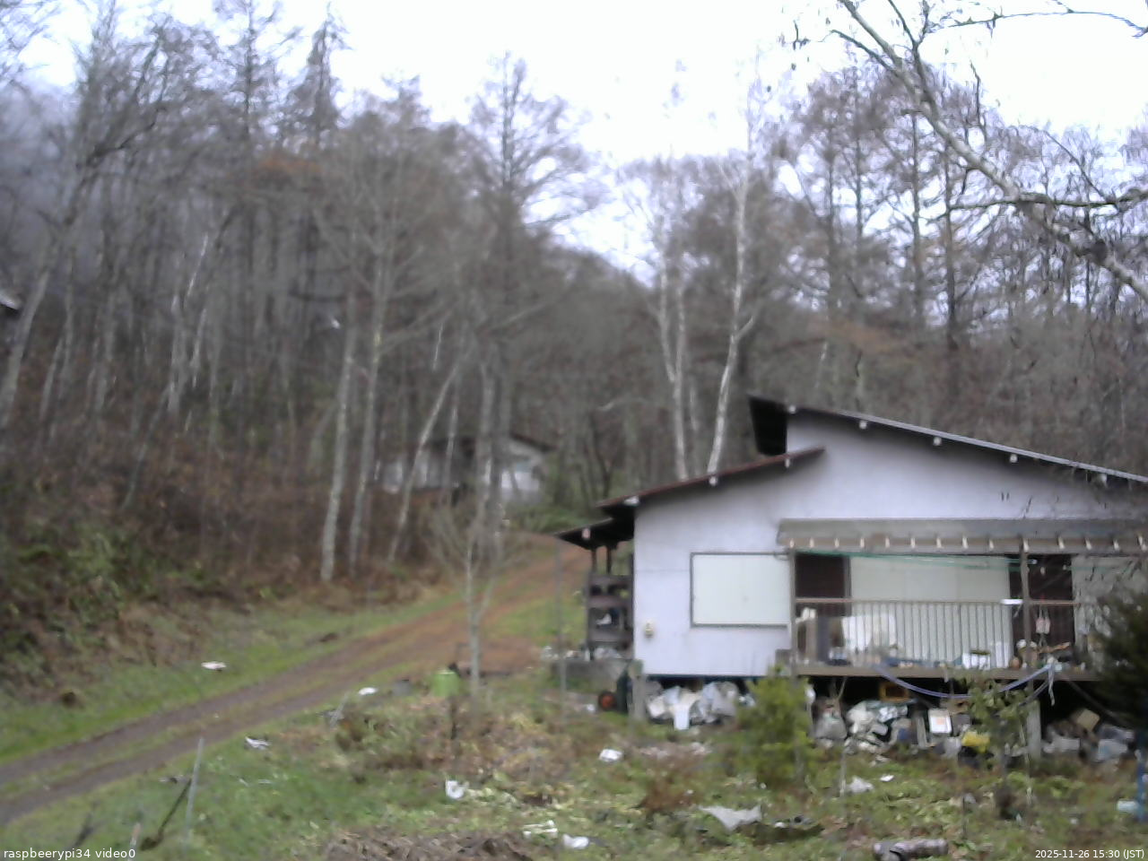 長野県菅平高原 ゆたか山荘 西側(坂上) 2025/11/26 15:30