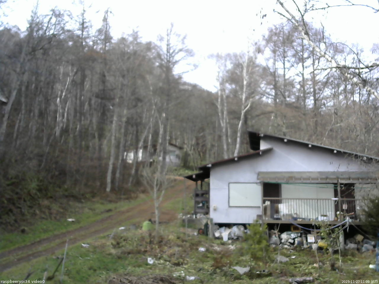 長野県菅平高原 ゆたか山荘 西側(坂上) 2025/11/27 11:00