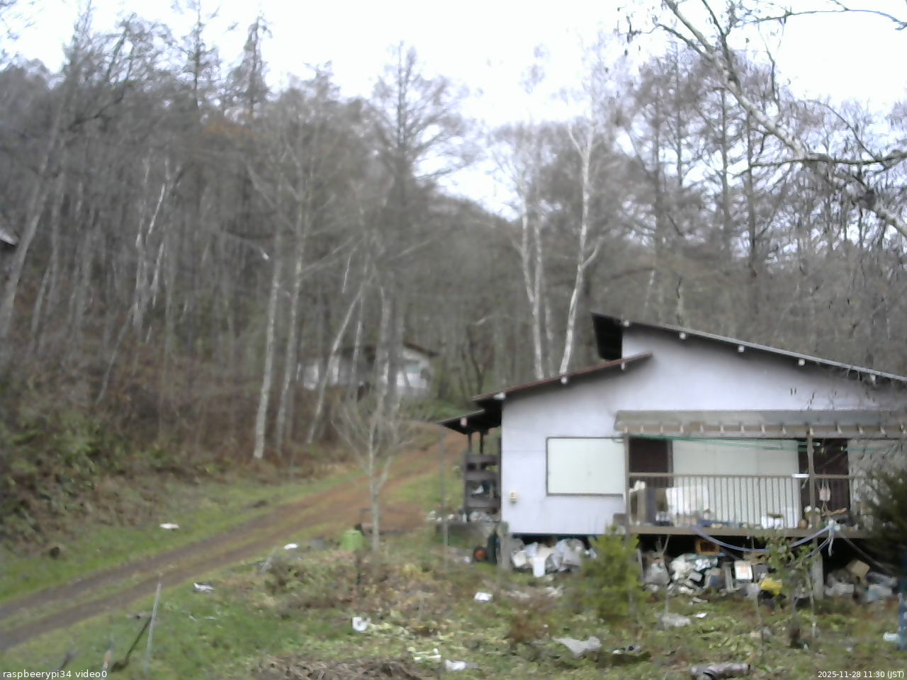 長野県菅平高原 ゆたか山荘 西側(坂上) 2025/11/28 11:30