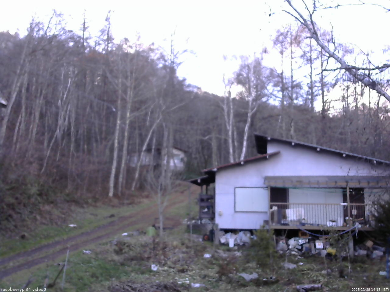 長野県菅平高原 ゆたか山荘 西側(坂上) 2025/11/28 14:15