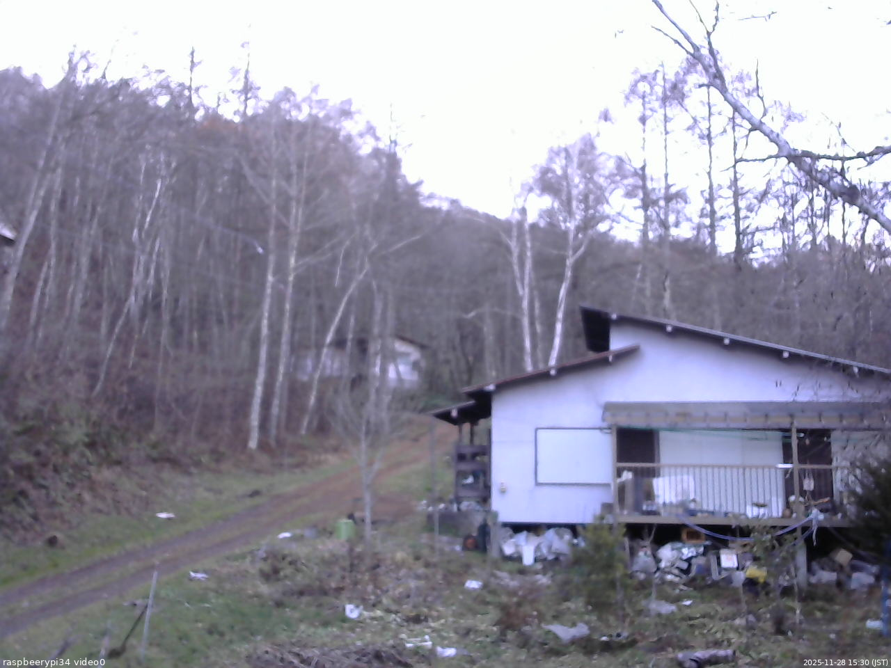 長野県菅平高原 ゆたか山荘 西側(坂上) 2025/11/28 15:30