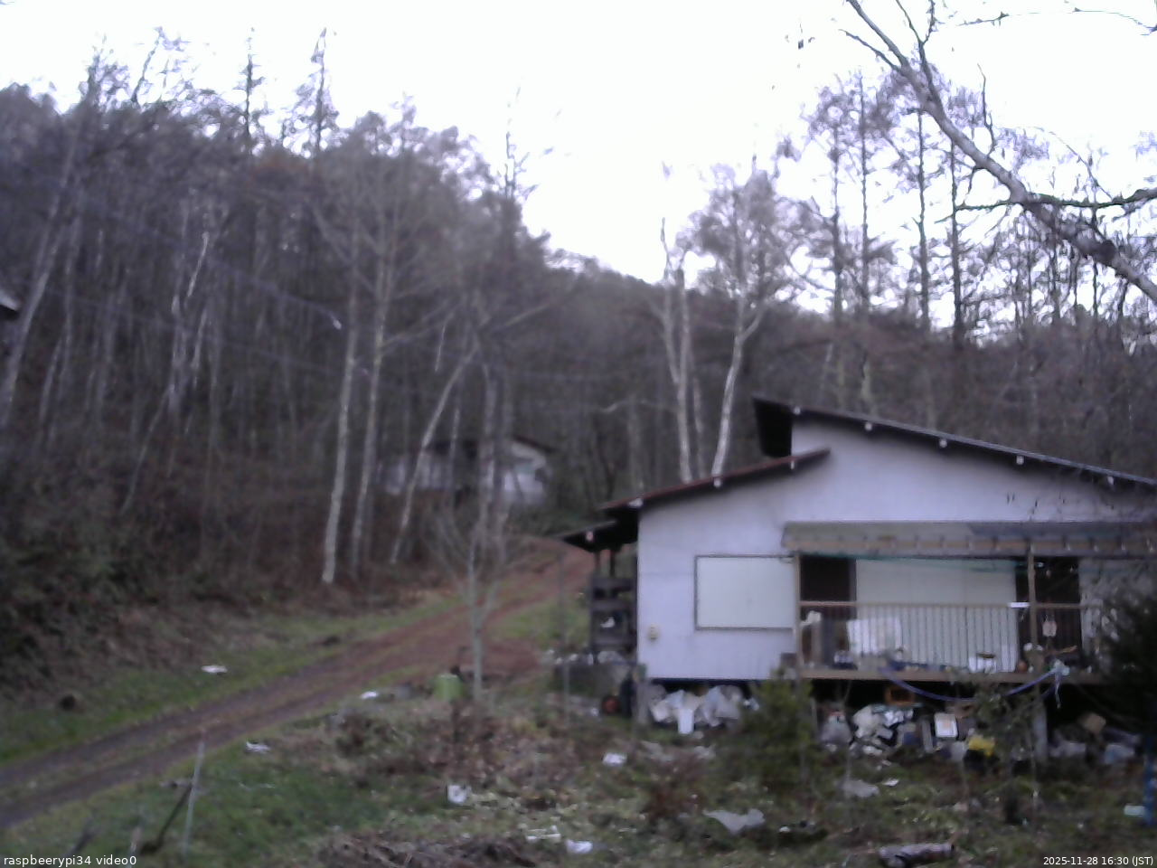 長野県菅平高原 ゆたか山荘 西側(坂上) 2025/11/28 16:30