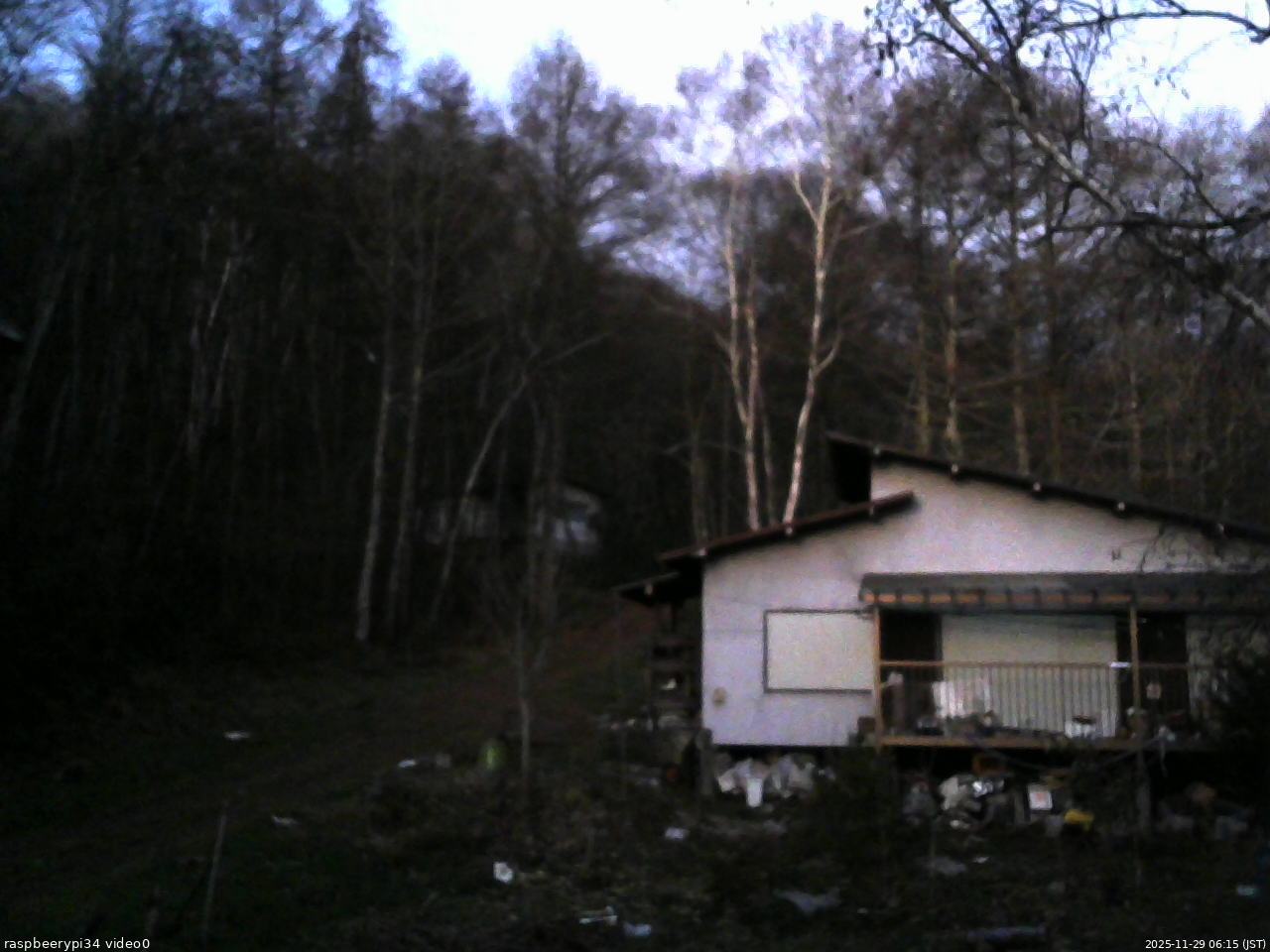 長野県菅平高原 ゆたか山荘 西側(坂上) 2025/11/29 06:15