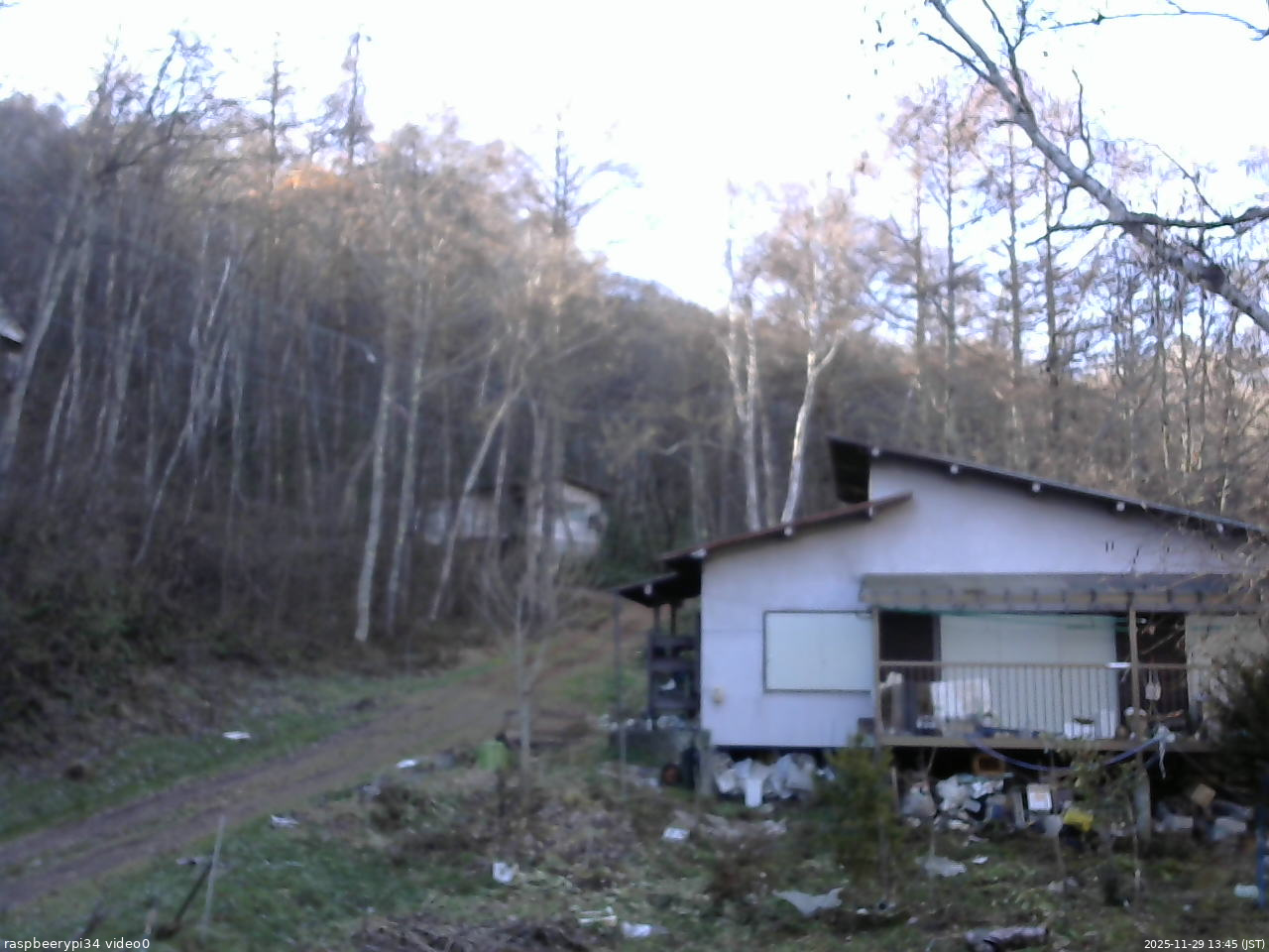長野県菅平高原 ゆたか山荘 西側(坂上) 2025/11/29 13:45