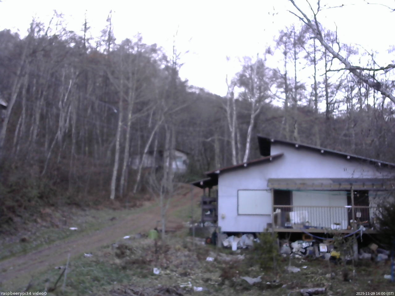 長野県菅平高原 ゆたか山荘 西側(坂上) 2025/11/29 16:00