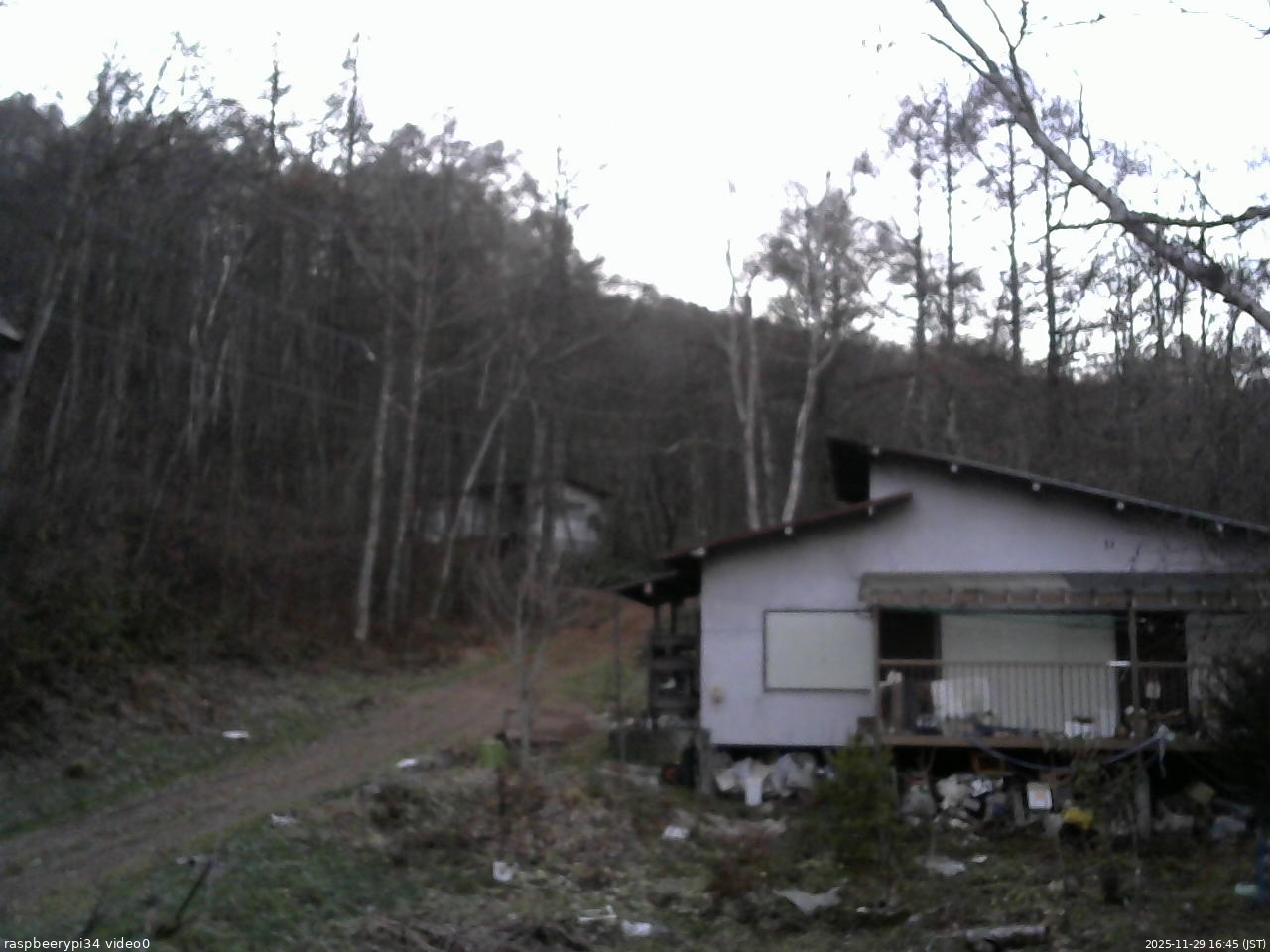 長野県菅平高原 ゆたか山荘 西側(坂上) 2025/11/29 16:45