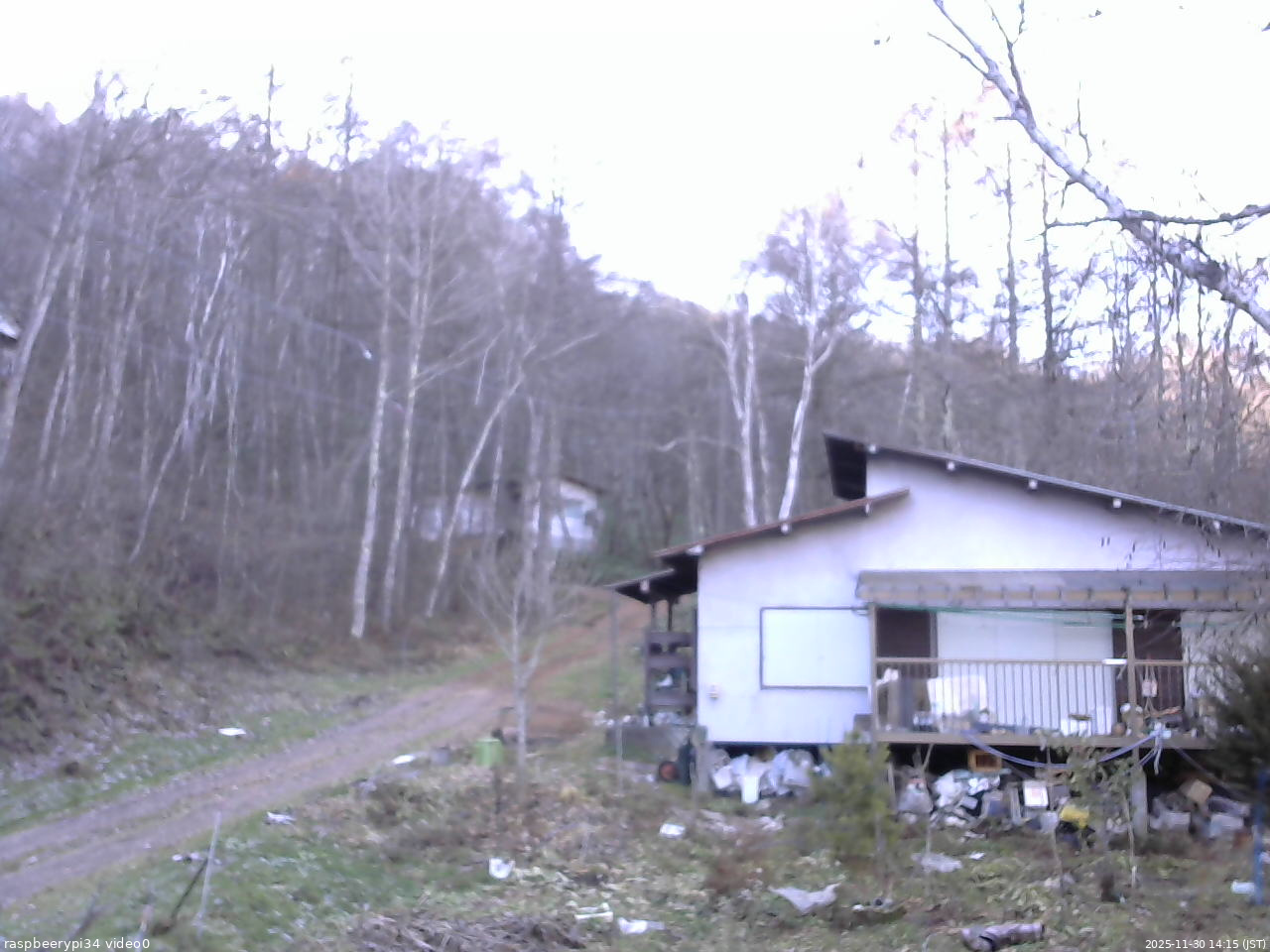 長野県菅平高原 ゆたか山荘 西側(坂上) 2025/11/30 14:15