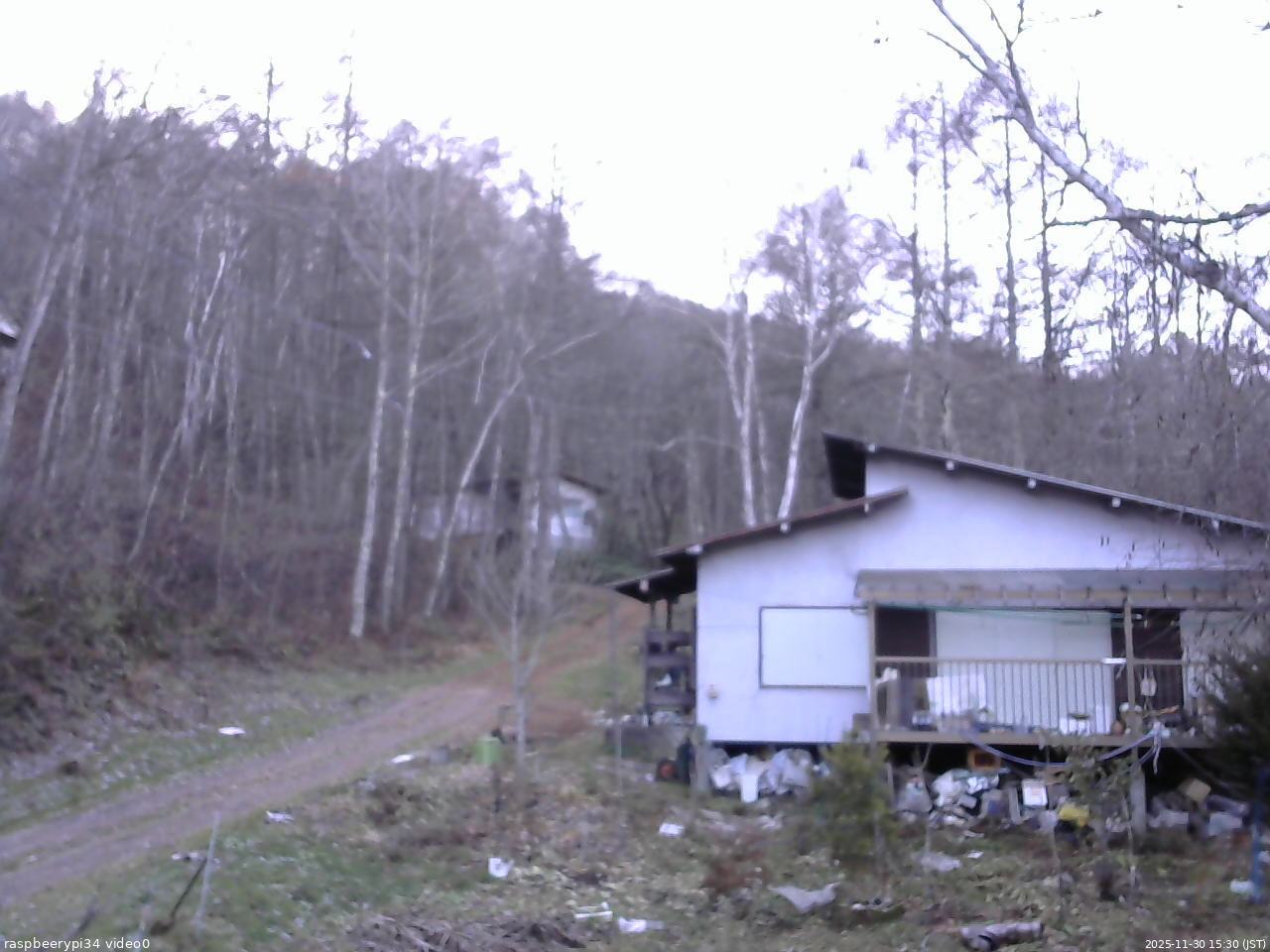 長野県菅平高原 ゆたか山荘 西側(坂上) 2025/11/30 15:30