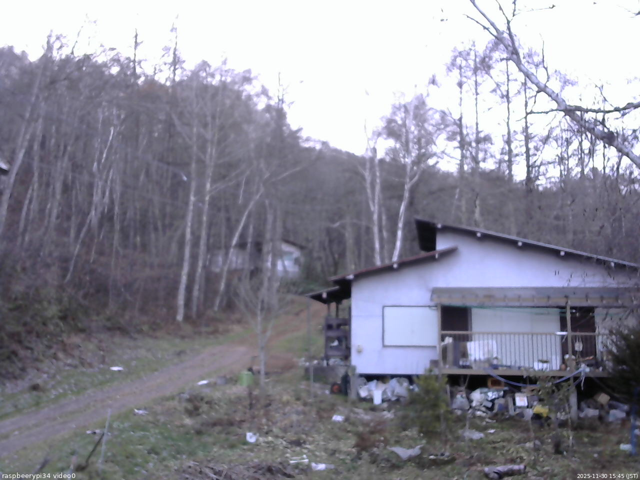 長野県菅平高原 ゆたか山荘 西側(坂上) 2025/11/30 15:45