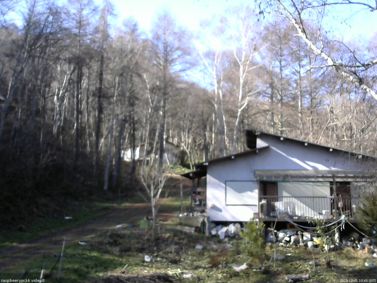 長野県菅平高原 ゆたか山荘 西側(坂上) 2025/12/01 10:45