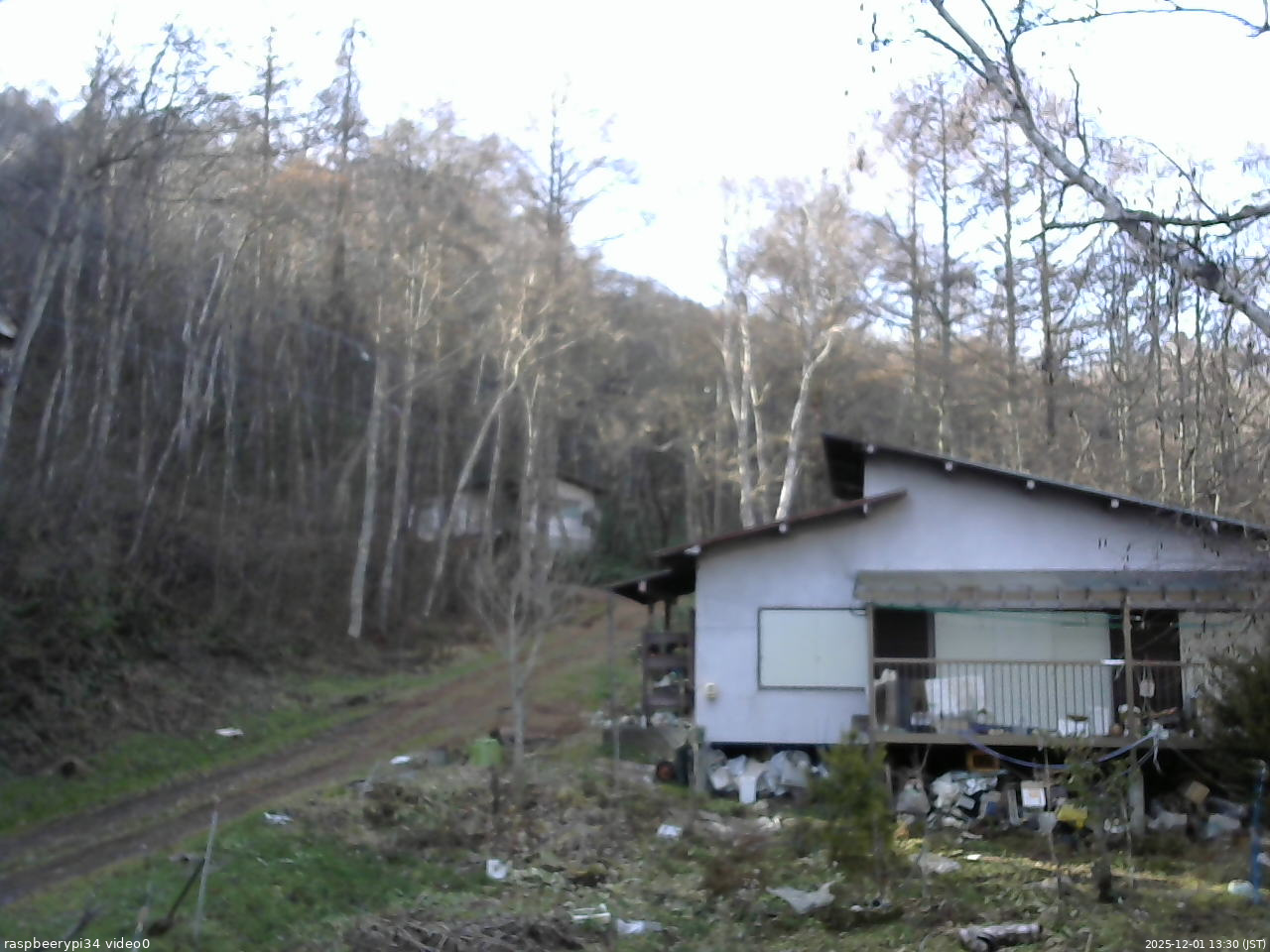 長野県菅平高原 ゆたか山荘 西側(坂上) 2025/12/01 13:30