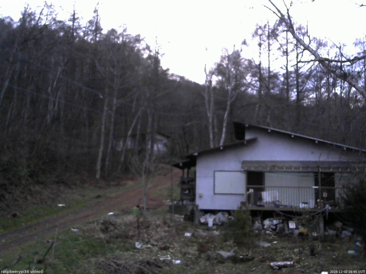 長野県菅平高原 ゆたか山荘 西側(坂上) 2025/12/02 16:45