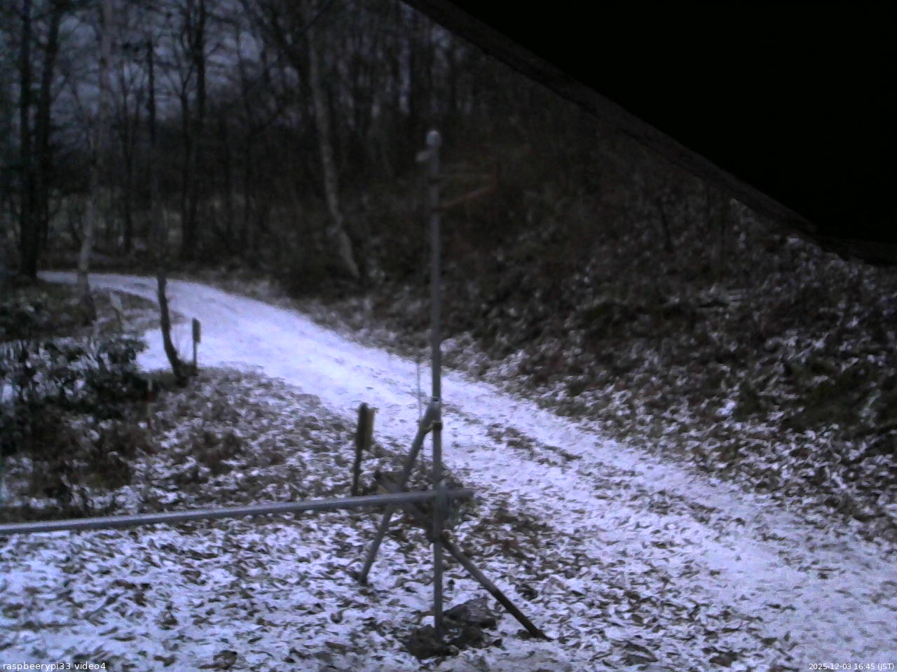 長野県菅平高原 ゆたか山荘 東側(坂下) 2025/12/03 16:45