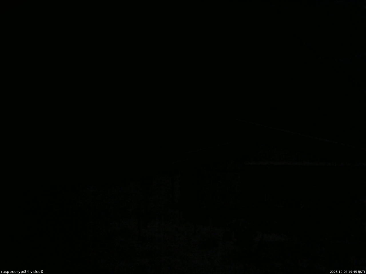 長野県菅平高原 ゆたか山荘 西側(坂上) 2025/12/04 19:45