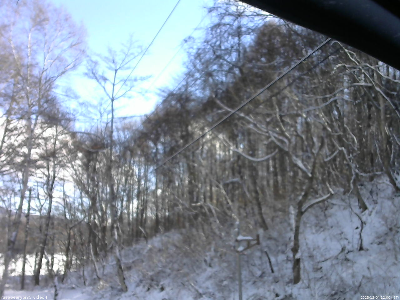 長野県菅平高原 ゆたか山荘 東側上空 2025/12/04 12:00