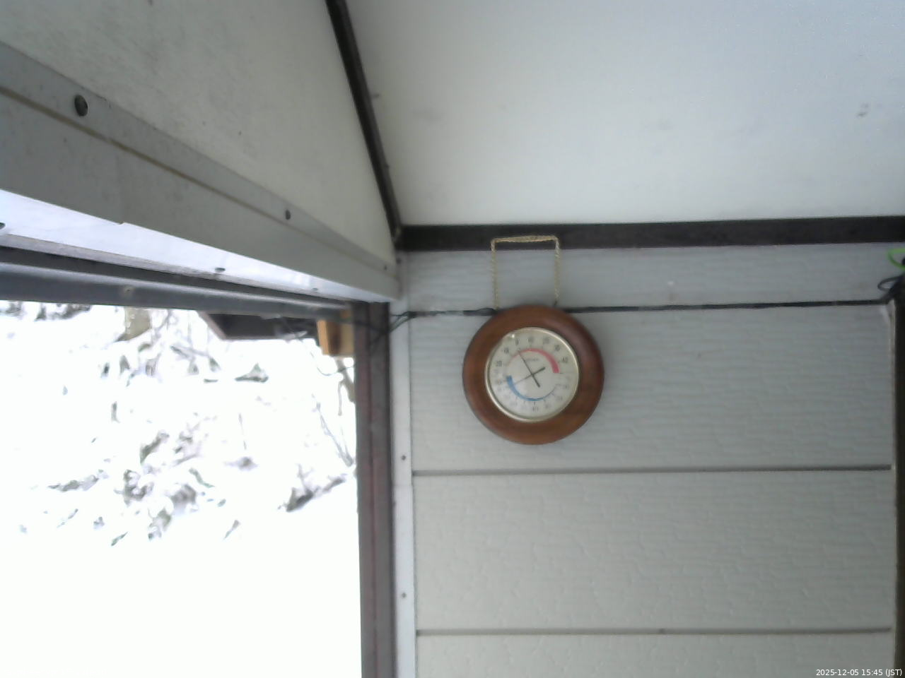 長野県菅平高原 ゆたか山荘 温度計 2025/12/05 15:45