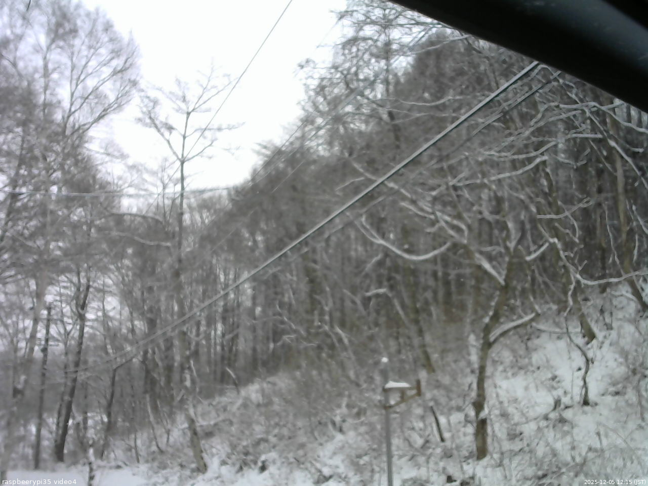 長野県菅平高原 ゆたか山荘 東側上空 2025/12/05 12:15