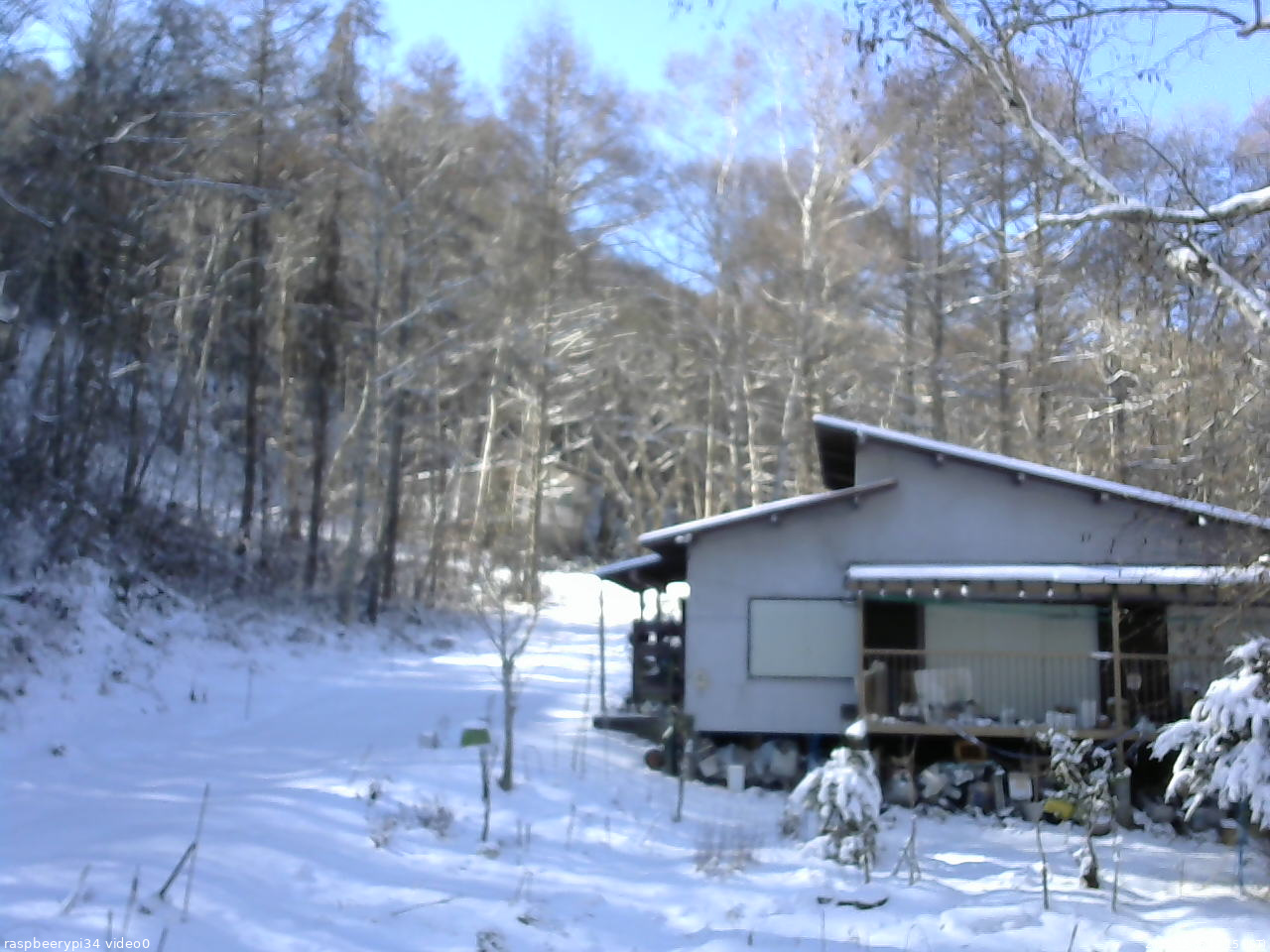 長野県菅平高原 ゆたか山荘 西側(坂上) 2025/12/06 12:15