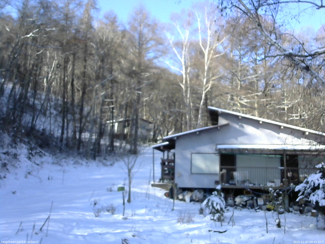 長野県菅平高原 ゆたか山荘 西側(坂上) 2025/12/07 09:45