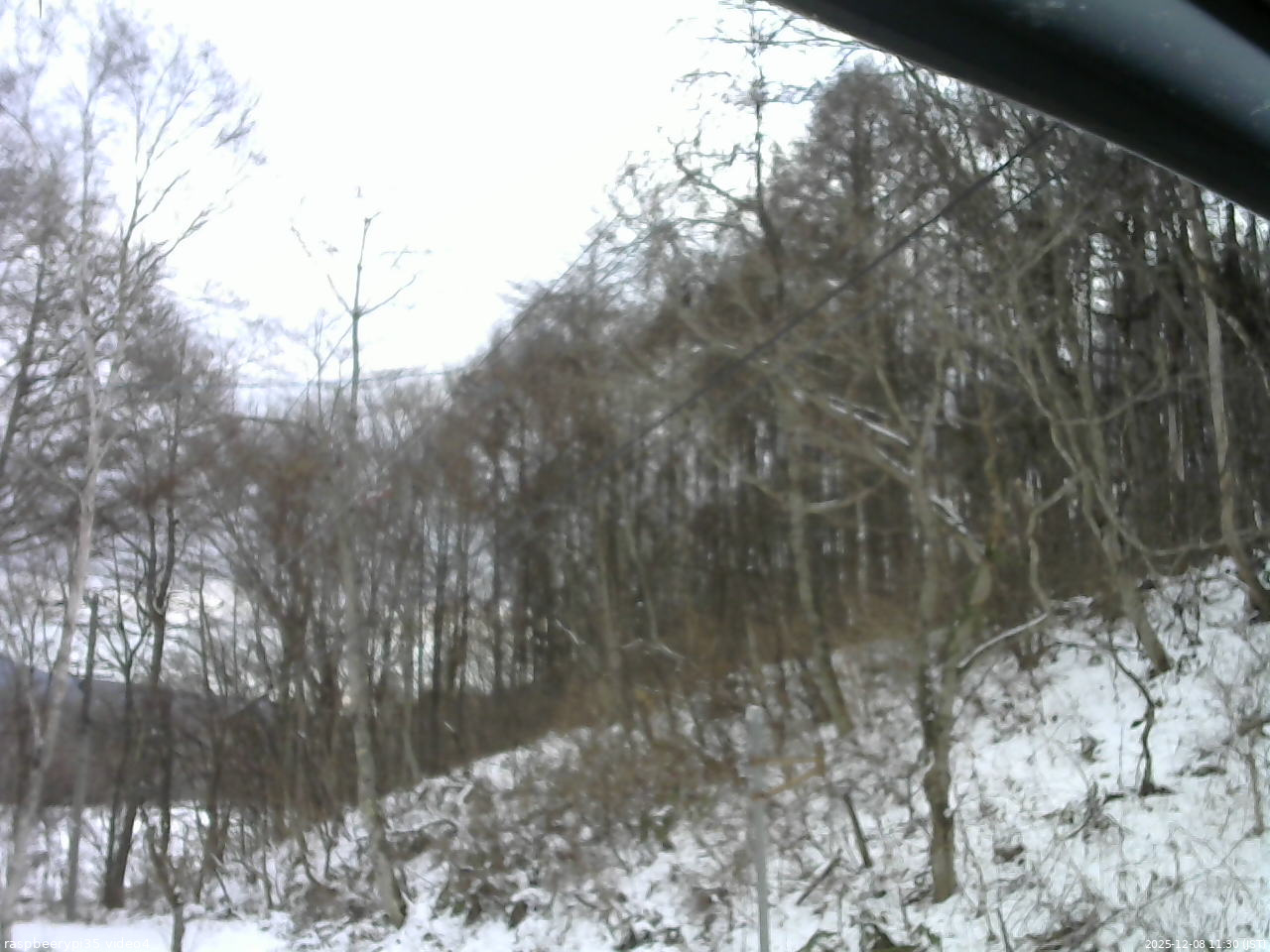 長野県菅平高原 ゆたか山荘 東側上空 2025/12/08 11:30