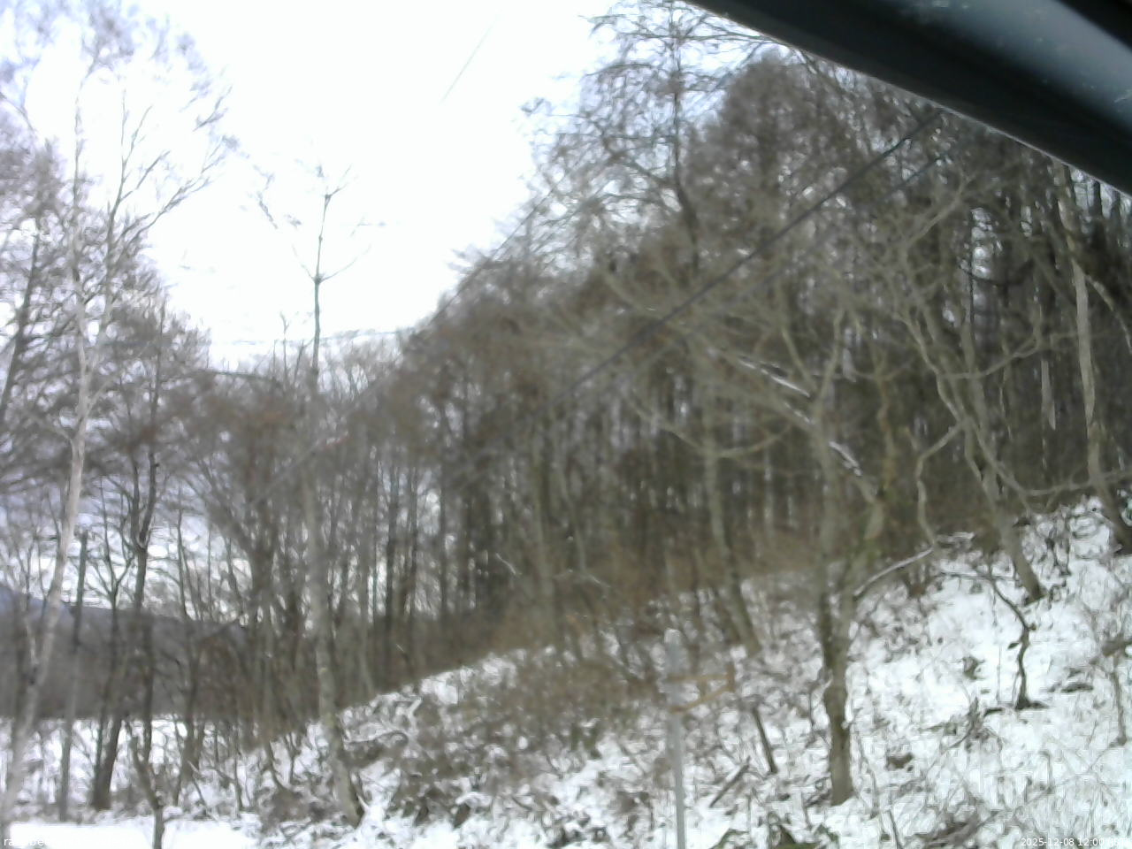 長野県菅平高原 ゆたか山荘 東側上空 2025/12/08 12:00