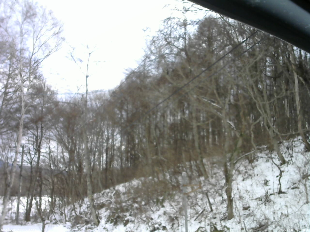 長野県菅平高原 ゆたか山荘 東側上空 2025/12/08 12:15