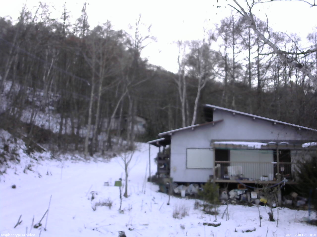 長野県菅平高原 ゆたか山荘 西側(坂上) 2025/12/10 15:30